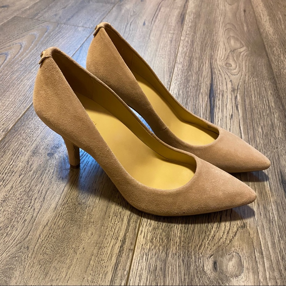 Nude Michael Kors Pumps